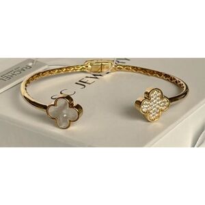 Faux Gold and White Clover Bracelet